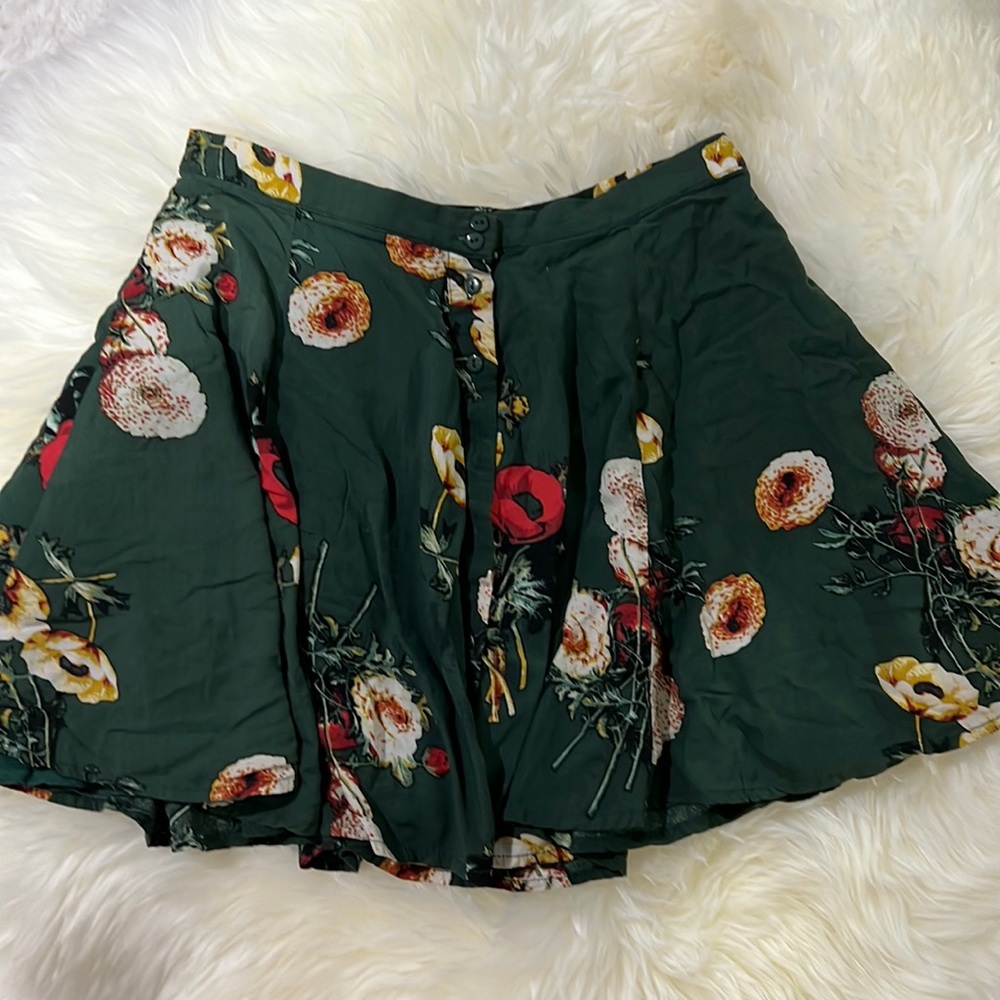 Floral urban outfitters skirt, size Small